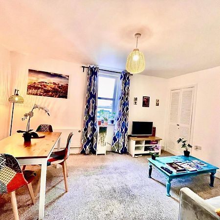 Cosy Authentic Flat In The Heart Of Galashiels Kültér fotó
