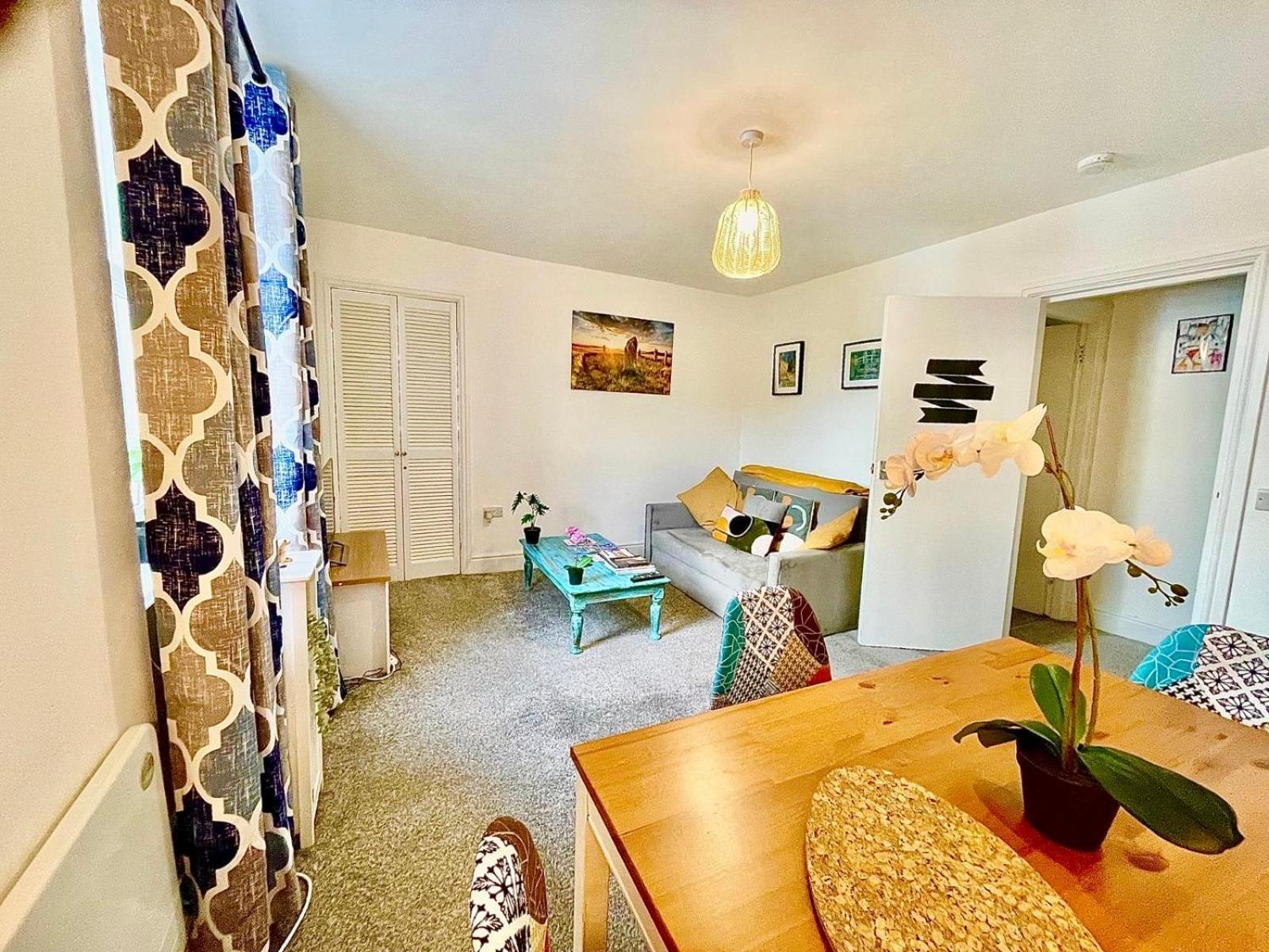 Cosy Authentic Flat In The Heart Of Galashiels Kültér fotó